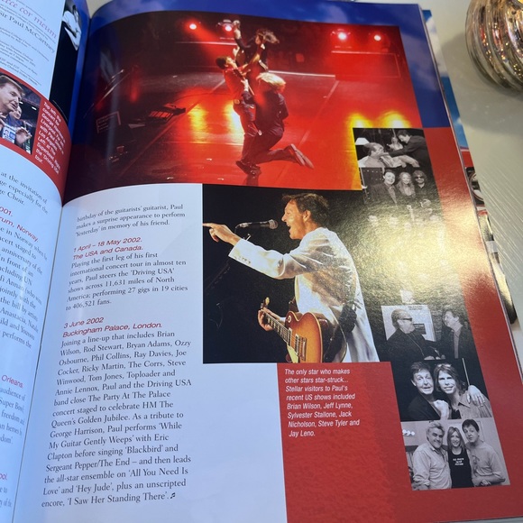 🎸Paul McCartney 2002 “Back in the U.S.” Tour Concert Program/Book - Picture 7 of 15